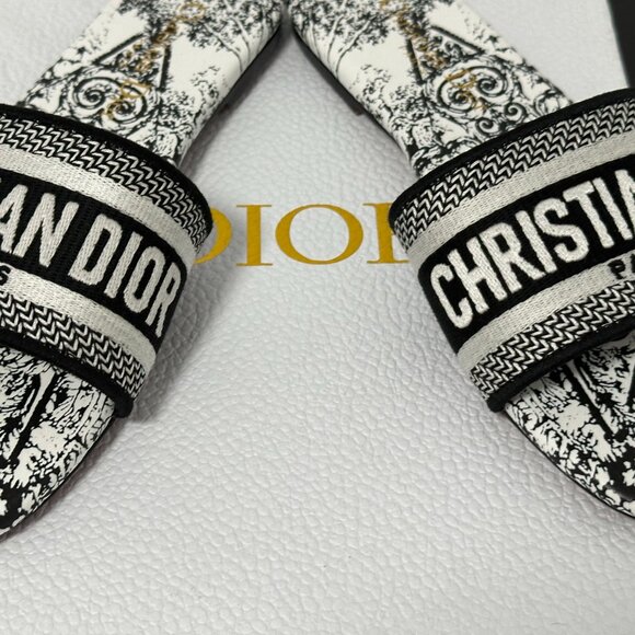 Dior Black and White Slides - Picture 3 of 5